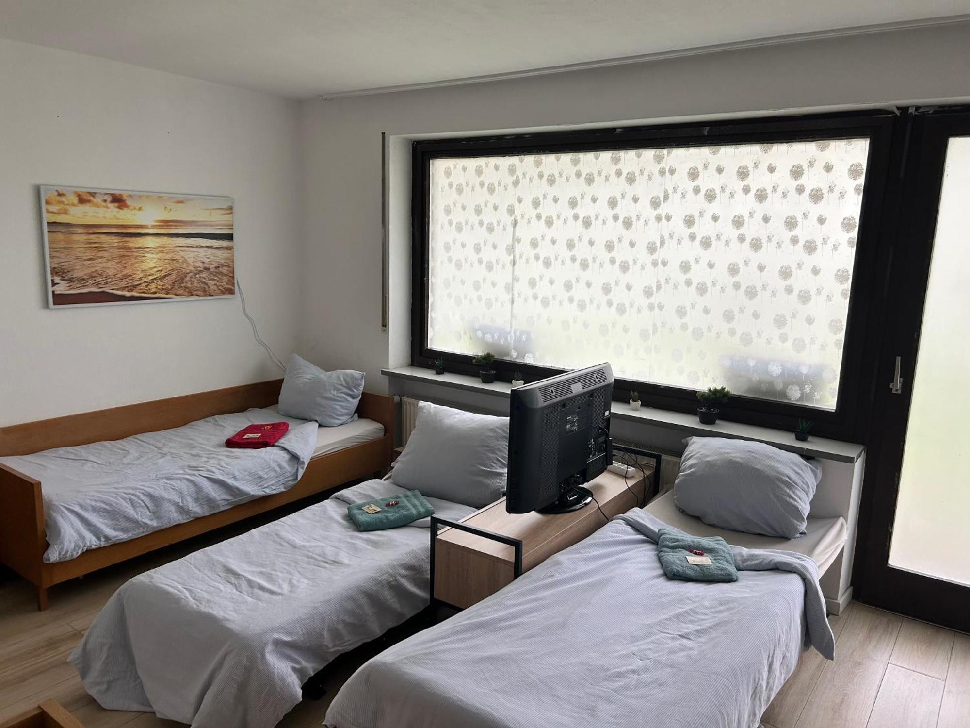 2-5 Bettzimmer Creglingen Exterior photo